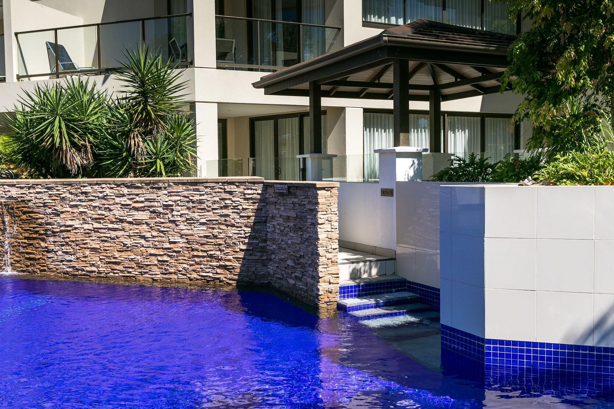 Grand Mercure Allegra Херви-Бэй Экстерьер фото A pool at the W Hotel, Brisbane