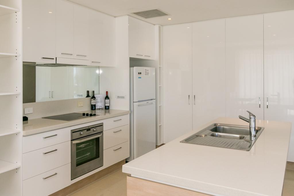 Grand Mercure Allegra Херви-Бэй Экстерьер фото A modern Australian kitchen