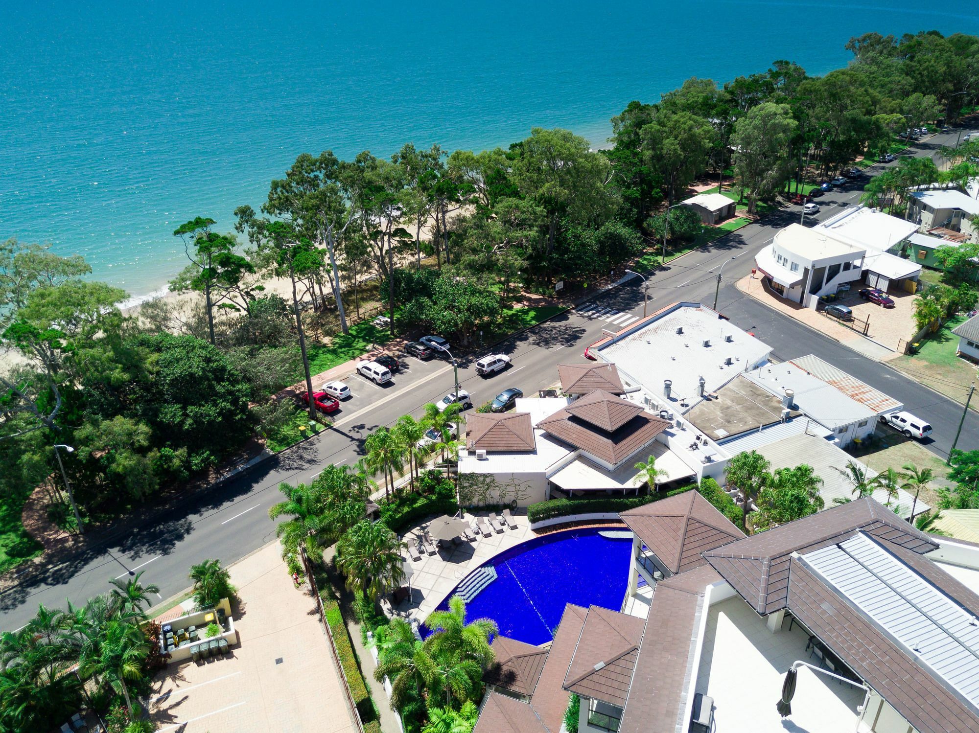 Grand Mercure Allegra Херви-Бэй Экстерьер фото Aerial view of the resort
