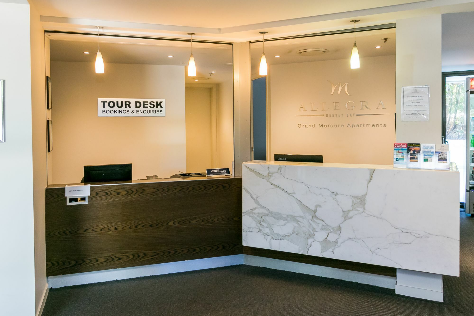 Grand Mercure Allegra Херви-Бэй Экстерьер фото Tour Desk at the National Museum of the United States Army